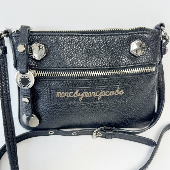 Marc By Marc Jacobs Black Leather Crossbody Zip Closure - Picture 4 of 12